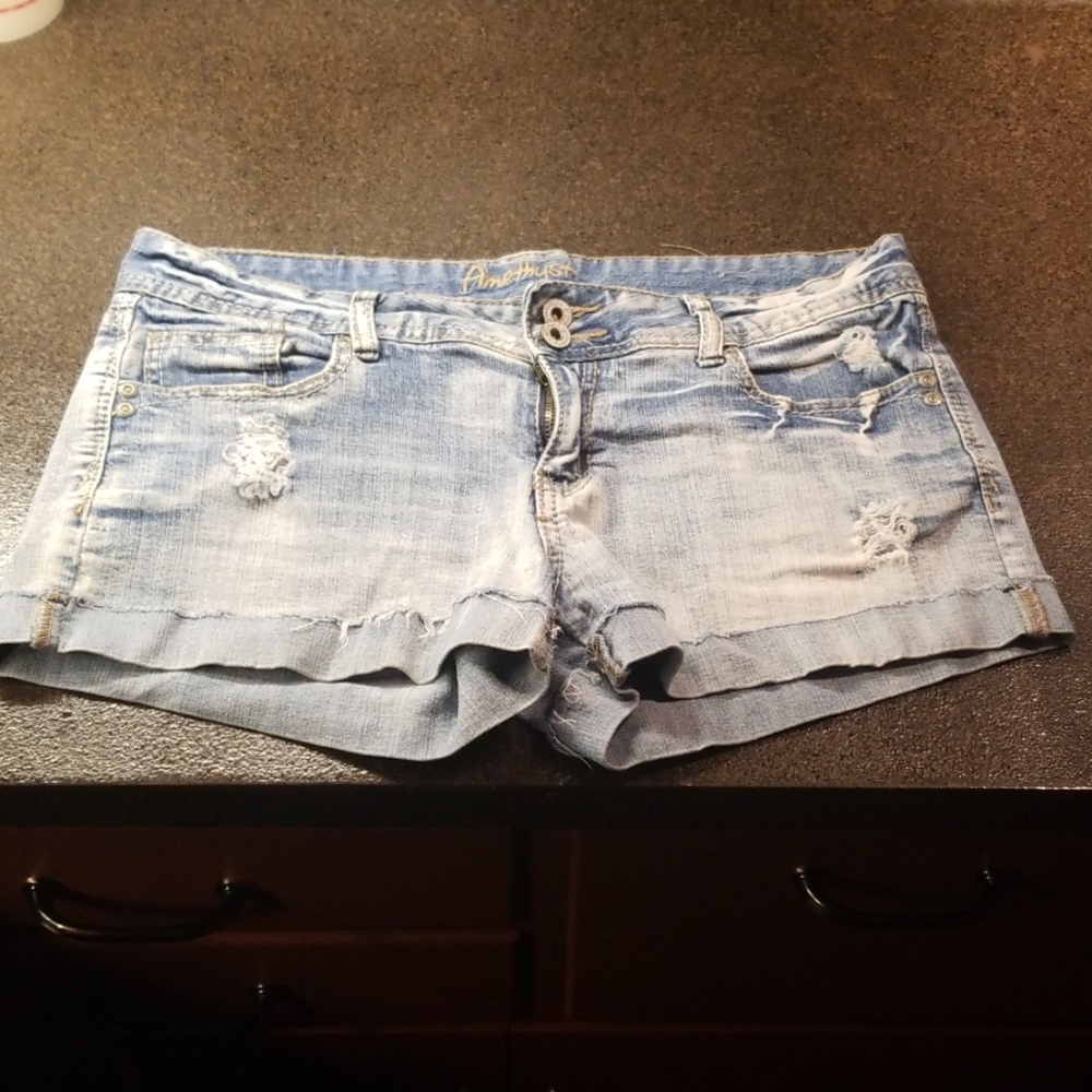 Amethyst shorts size 11